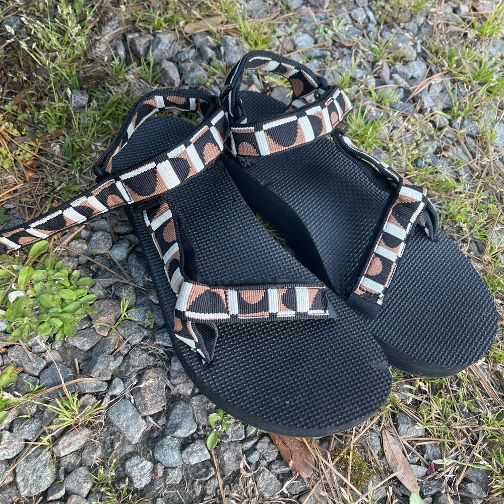 Teva Sandals barely worn